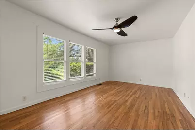 220 Woods Drive  NE, Marietta, GA 30060 - Photo 9