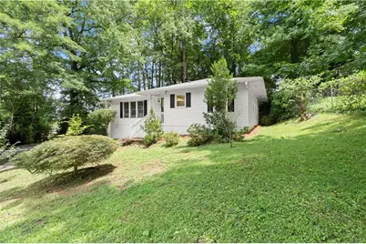 220 Woods Drive  NE, Marietta, GA 30060 - Photo 5