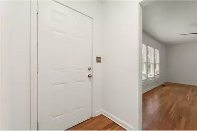 220 Woods Drive  NE, Marietta, GA 30060 - Photo 7