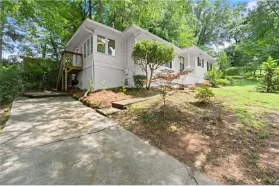 220 Woods Drive  NE, Marietta, GA 30060 - Photo 3