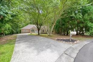 305 Michael Cir, Canton, GA 30114 - Photo 3