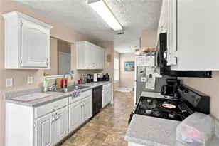 2312 Sugarleaf Trl, Hampton, GA 30228 - Photo 17