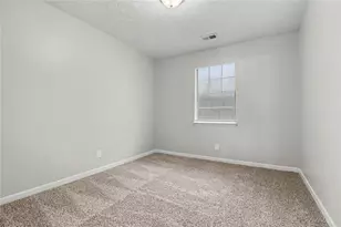 5487 Hall Cir, Union City, GA 30291 - Photo 9
