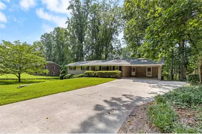 660 Grove Parkway SE, Marietta, GA 30067 - Photo 3