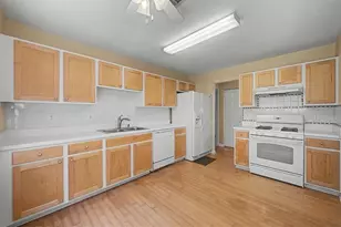 2025 Baramore Oaks Dr, Marietta, GA 30062 - Photo 9