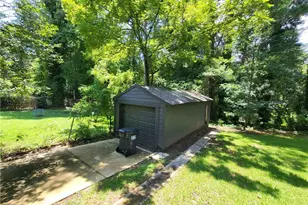 2107 Pinehurst Dr, East Point, GA 30344 - Photo 11