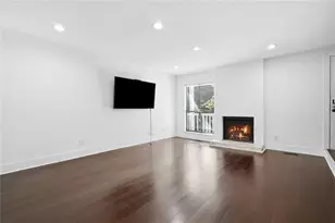 2226 Spring Walk Ct, Atlanta, GA 30341 - Photo 3