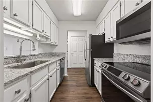 300 Johnson Ferry Road NE, Sandy Springs, GA 30328 - Photo 9