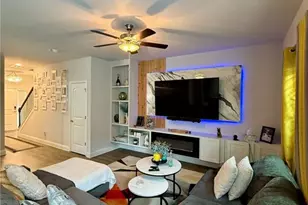 2614 Lovejoy Crossing Ln, Hampton, GA 30228 - Photo 3