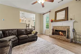1001 City Market St, Hoschton, GA 30548 - Photo 9