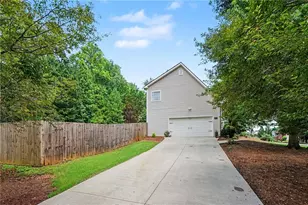 1001 City Market St, Hoschton, GA 30548 - Photo 33