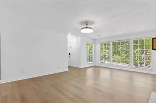 204 Berkeley Woods Dr, Duluth, GA 30096 - Photo 5