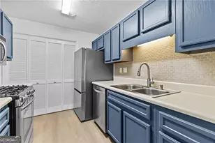 204 Berkeley Woods Dr, Duluth, GA 30096 - Photo 7