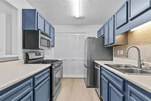 204 Berkeley Woods Dr, Duluth, GA 30096 - Photo 7
