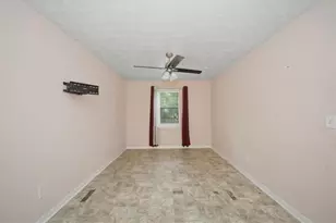 2498 Robinhood Dr, Ellenwood, GA 30294 - Photo 5