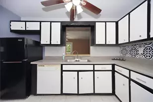 2498 Robinhood Dr, Ellenwood, GA 30294 - Photo 15