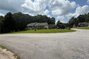 229 Majesty Dr, Rockmart, GA 30153 - Photo 3