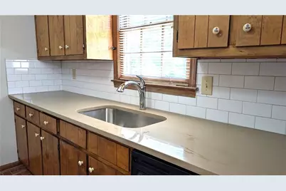 585 Wayside Drive, Lawrenceville, GA 30046 - Photo 9