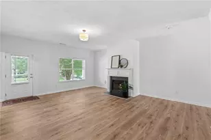 140 Stillwood Dr, Newnan, GA 30265 - Photo 13