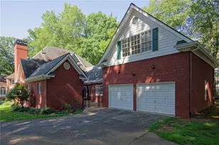 1150 Goodwin Pl NE, Atlanta, GA 30319 - Photo 3