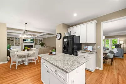 2437 Retreat Close, Marietta, GA 30066 - Photo 5