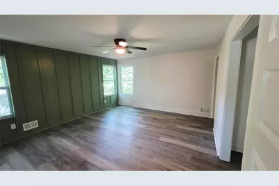 4610 Kings Crossing Drive NE, Kennesaw, GA 30144 - Photo 9