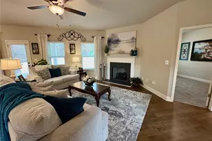 1007 Lakeview Oaks Ct, Grayson, GA 30017 - Photo 5