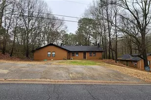 271 E Wright St, Winder, GA 30680 - Photo 1
