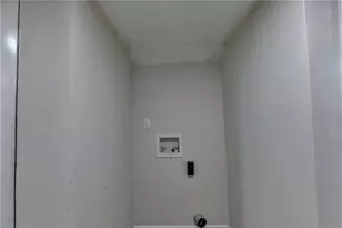 298 W Wind Dr SW, Lilburn, GA 30047 - Photo 23