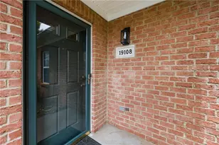 19108 Harvest Ridge Ln, Johns Creek, GA 30022 - Photo 3