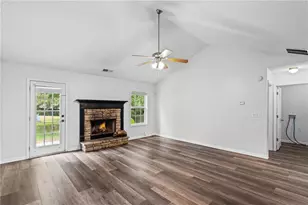 955 Downing Dr, Bethlehem, GA 30620 - Photo 9