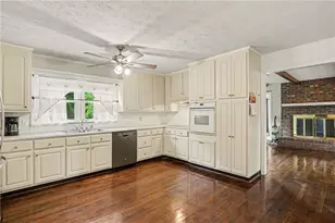 1019 E College St, Griffin, GA 30224 - Photo 13