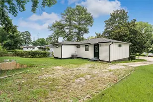 2353 Clarissa Dr NW, Atlanta, GA 30318 - Photo 9