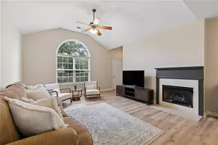 3392 Raes Creek Rd, Marietta, GA 30008 - Photo 9