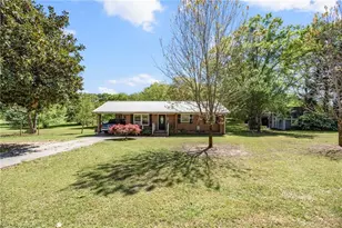 151 Ginn St, Carnesville, GA 30521 - Photo 21