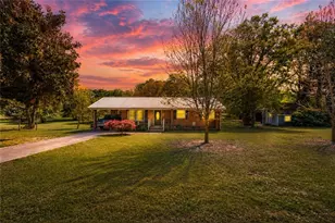 151 Ginn St, Carnesville, GA 30521 - Photo 1