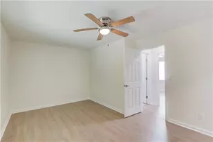 1381 Timbercrest Dr, Lawrenceville, GA 30045 - Photo 11