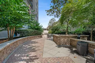 3040 Peachtree Rd NW, Atlanta, GA 30305 - Photo 23
