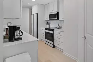 3040 Peachtree Rd NW, Atlanta, GA 30305 - Photo 3