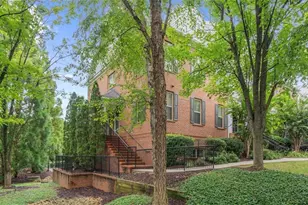 199 Le Gran Ct, Sandy Springs, GA 30328 - Photo 1