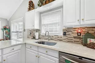 904 Pointers Way, Lawrenceville, GA 30043 - Photo 7