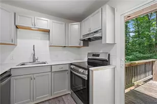 2382 Peachwood Cir NE, Atlanta, GA 30345 - Photo 11