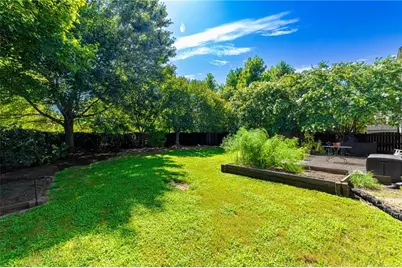 2445 Fisk Falls Drive, Braselton, GA 30517 - Photo 9