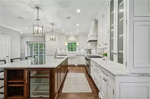 5240 Kenbrook Way, Sandy Springs, GA 30327 - Photo 9