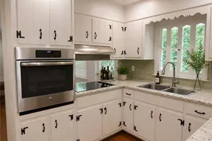 505 Forest Hills Dr, Sandy Springs, GA 30342 - Photo 7