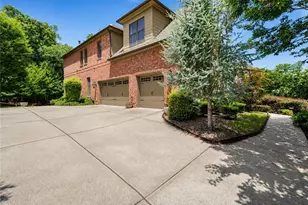 11880 Old Station Pl, Alpharetta, GA 30004 - Photo 3