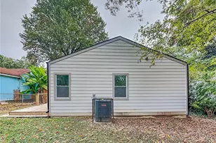 492 Elbridge Dr NW, Atlanta, GA 30318 - Photo 17