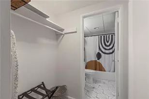 300 W Peachtree Street NE, Atlanta, GA 30308 - Photo 17