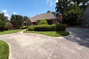 135 N Clublands Ct, Johns Creek, GA 30022 - Photo 17