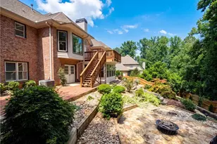 135 N Clublands Ct, Johns Creek, GA 30022 - Photo 9